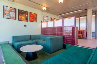 Silver Studio Deluxe at iQ Aldgate, 60 Commercial Road, Aldgate, London, E11LP - Image 2