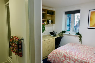 Double En-Suite at Carr Mills, Buslingthorpe Lane, Meanwood, Leeds, LS72DG - Image 7