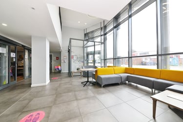 Attic Plus En Suite at The Mill House, 400 Gorgie Road, Gorgie, Edinburgh, EH112BF - Image 6