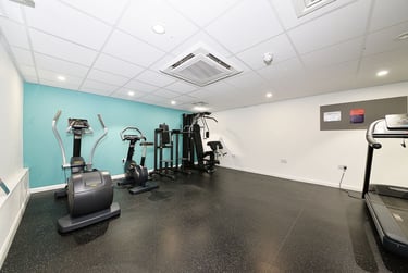 Attic Plus En Suite at The Mill House, 400 Gorgie Road, Gorgie, Edinburgh, EH112BF - Image 9