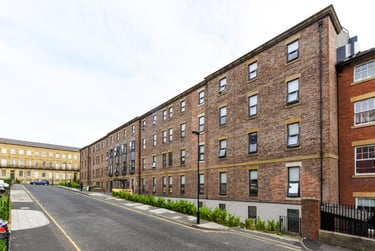 Studio Gold Top Floor at St James' House, St James' Street, City Centre, Newcastle, NE14BJ - Image 11
