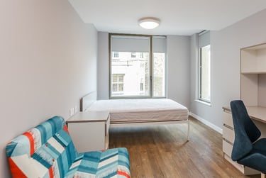 Carfax Quarter Student Halls, 4-5 Queens Street, City Centre, Oxford, OX1 1EJ - Image 1