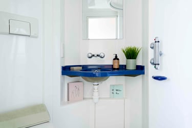 Classic En-suite at Central Point, 50 Royal Parade, City Centre, Plymouth, PL11DZ - Image 4