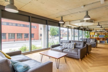 XL Classic Ensuite at The Croft, Cathedral Road, City Centre, Derby, DE13FQ - Image 3