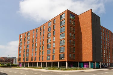 XL Classic Ensuite at The Croft, Cathedral Road, City Centre, Derby, DE13FQ - Image 9