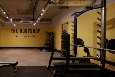 Executive Studio at The Garage, 98 Harvest Road, Egham, TW200QR - Image 3