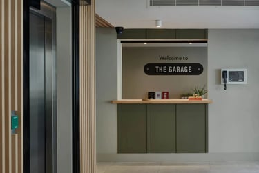 Executive Studio at The Garage, 98 Harvest Road, Egham, TW200QR - Image 8
