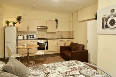 Carfax Court Flats Student Halls, 7 Lower Park Road, Victoria Park, Manchester, M14 5RQ - Image 7