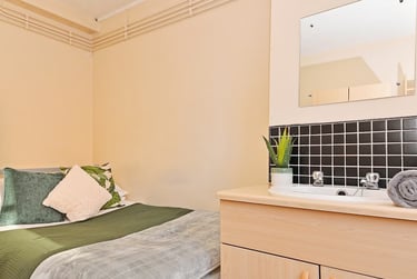St Andrews Gardens Student Halls, 21 Moor Place, City Centre, Liverpool, L3 5XA - Image 1