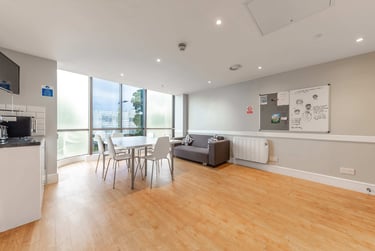 Large Double Bedded Rooms (Premium) at Portland House, 102 Prince of Wales Road, City Centre, Norwich, NR11NJ - Image 7