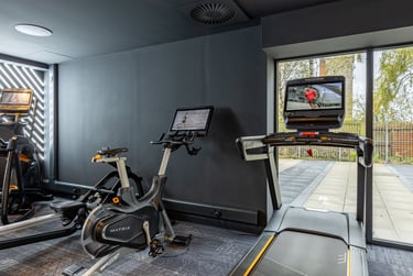 Platinum Studio at Glasgow West End, 31 Gilbert Street, City Centre, Glasgow, G38JY - Image 11