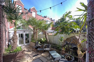 Room 4 at Melbury Rooms & Studios, 4 Queens Crescent, City Centre, Exeter, EX46AY - Image 5