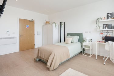 Aire Student Halls, Boothen Road, City Centre, Stoke, ST4 4AH - Image 1