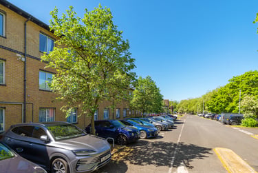 Platt Hall and Writtle House Student Halls, Chancellor Place, Colindale, London, NW9 5HA - Image 10