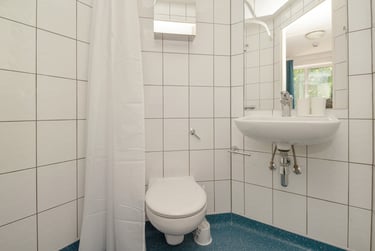 Platt Hall and Writtle House Student Halls, Chancellor Place, Colindale, London, NW9 5HA - Image 3
