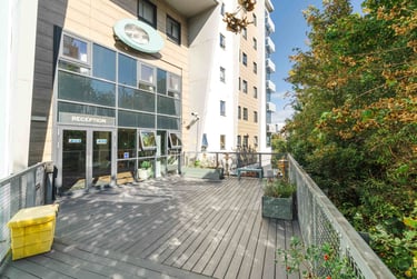 En-suite Standard at Corfe House, Pitwines Close, Central, Bournemouth, BH151ED - Image 5