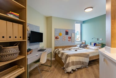 The Curve Student Halls, 14 Fieldgate Street, Shoreditch, London, E1 1ES - Image 1