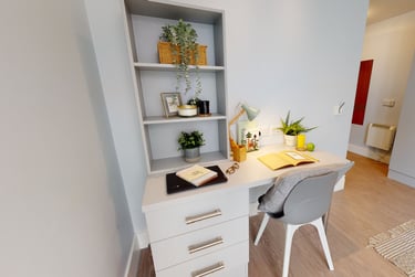 Gold En Suite at iQ Magenta House, Whitechapel Road, Spitalfields, London, E11DQ - Image 2