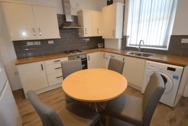4 bed house, Welton Grove, Hyde Park, Leeds, LS61ES - Image 1