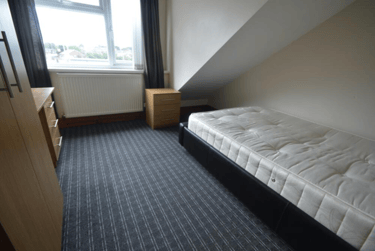 4 bed house, Hessle Street, Hyde Park, Leeds, LS61EL - Image 1