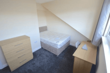 4 bed house, Welton Grove, Hyde Park, Leeds, LS61ES - Image 3