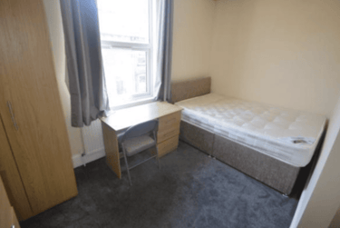 4 bed house, Welton Grove, Hyde Park, Leeds, LS61ES - Image 5