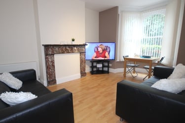 6 bed house, Thompson road, Ecclesall, Sheffield, S118RA - Image 2