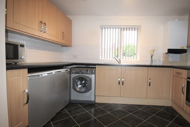 3 bed flat, Ainsley court, Crookesmoor, Sheffield, S101EU - Image 4