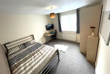 3 bed flat, Ainsley Court, Ainsley Road, Crookes, Sheffield, S101EU - Image 1