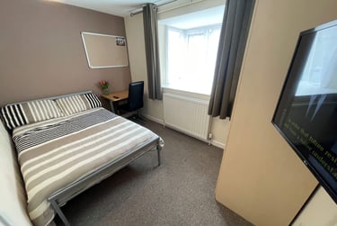 3 bed flat, Ainsley court, Crookesmoor, Sheffield, S101EU - Image 1
