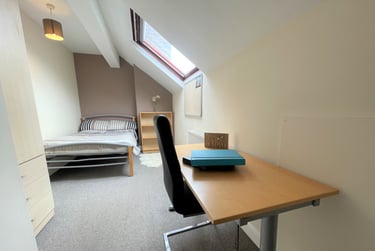 7 bed house, Wadbrough road, Ecclesall, Sheffield, S118RD - Image 2