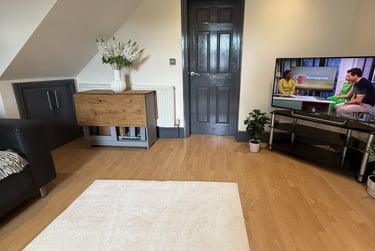 3 bed flat, Ecclesall road, Ecclesall, Sheffield, S118PF - Image 2