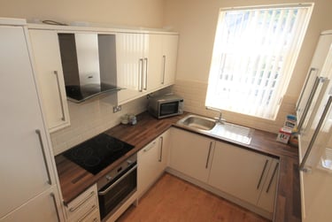 3 bed flat, Ecclesall road, Ecclesall, Sheffield, S118NX - Image 3