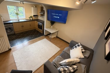3 bed flat, Ainsley court, Crookesmoor, Sheffield, S101EU - Image 2