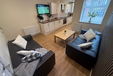 5 bed house, Denham road, Ecclesall, Sheffield, S118NE - Image 1