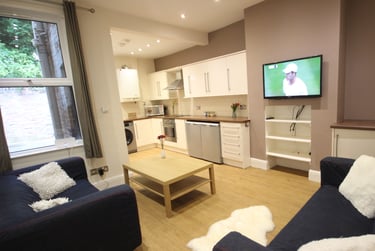 5 bed house, Hoole road, Broomhill, Sheffield, S105BH - Image 1