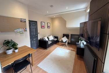 3 bed flat, Junction road, Hunters bar, Sheffield, S118XA - Image 2