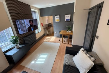 3 bed flat, Junction road, Hunters bar, Sheffield, S118XA - Image 1