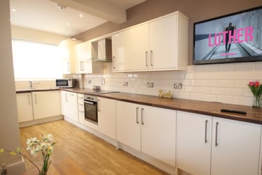 5 bed house, Denham road, Ecclesall, Sheffield, S118NE - Image 1