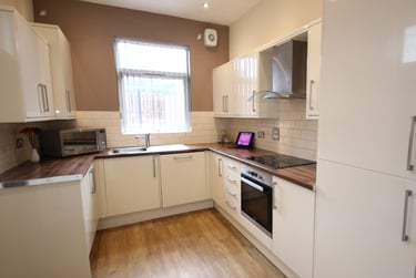 6 bed house, Walton road, Ecclesall, Sheffield, S118RE - Image 2