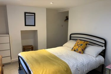 4 bed house, Swindon Road, Francis Close Hall, Cheltenham, GL519HZ - Image 1