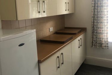 2 bed flat, Sydenham Villas Road, City Centre, Cheltenham, GL526DZ - Image 3