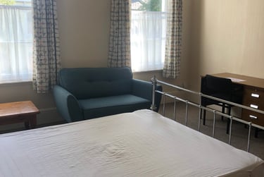 2 bed flat, Sydenham Villas Road, City Centre, Cheltenham, GL526DZ - Image 5