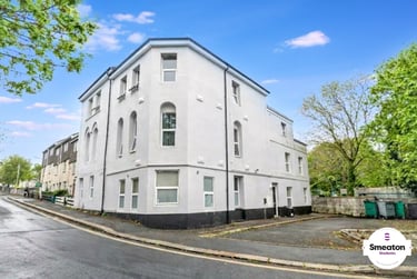 4 bed flat, Harwell Street, Stonehouse, Plymouth, PL15BN - Image 1