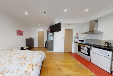 1 bed studio, Victoria Park Road, Clarendon Park, Leicester, LE21XF - Image 2