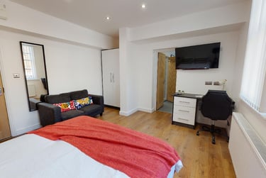 1 bed studio, Salisbury Road, Victoria Park, Leicester, LE17QR - Image 2