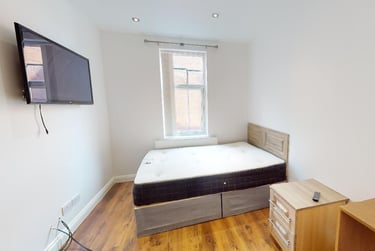 8 bed house, University Road, Highfields, Leicester, LE17RA - Image 1