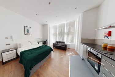 1 bed studio, Salisbury Road, Victoria Park, Leicester, LE17QR - Image 1