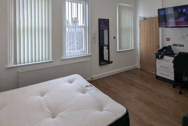 1 bed studio, Salisbury Road, Victoria Park, Leicester, LE17QR - Image 3
