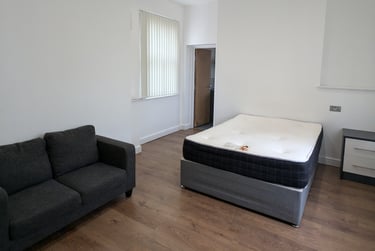 1 bed studio, Salisbury Road, Victoria Park, Leicester, LE17QR - Image 2